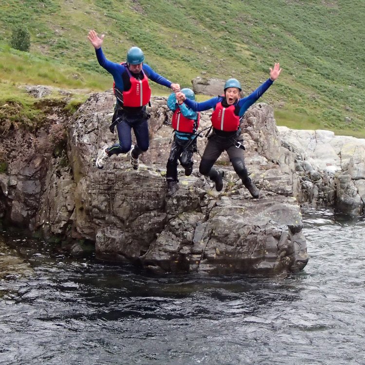 Esk gorge canyoning