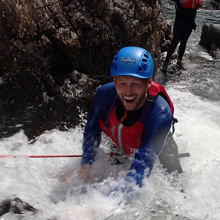 Esk gorge canyoning